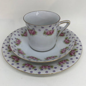 4 Vintage VICTORIA Czech-Slovakia COFFEE TEACUP DUOS plus 3 TEA PLATES