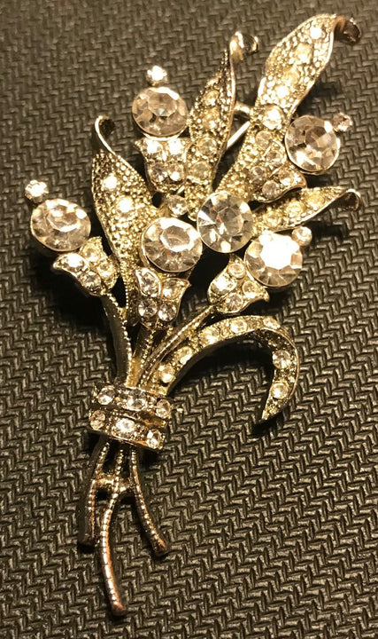 Vintage COSTUME JEWELLERY BROOCH Silver Tone Diamante FLOWERS BOUQUET