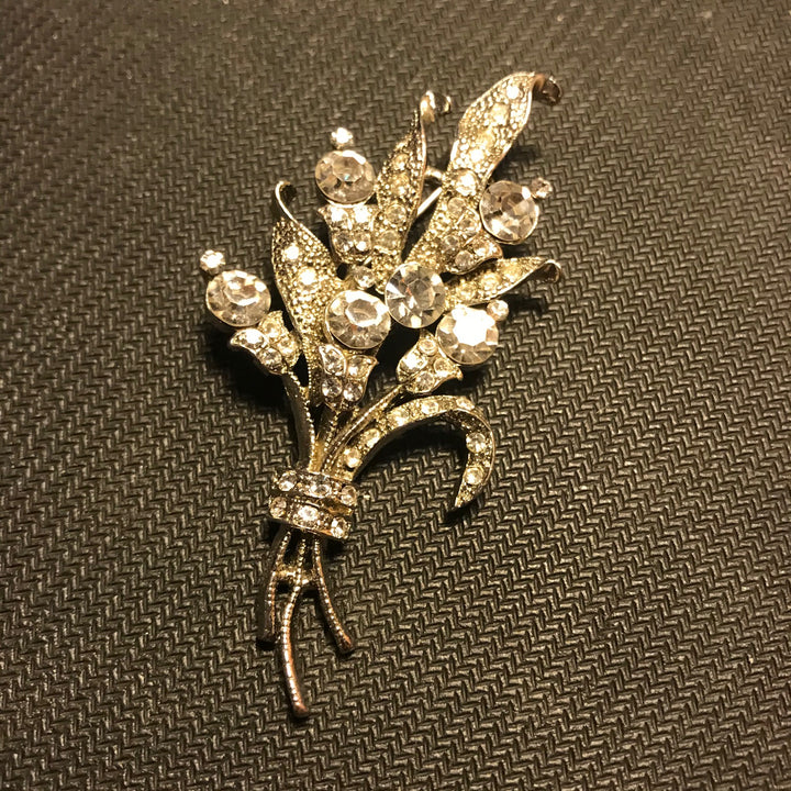 Vintage COSTUME JEWELLERY BROOCH Silver Tone Diamante FLOWERS BOUQUET