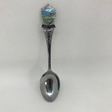 Load image into Gallery viewer, Silver plated collectable souvenir spoons - World