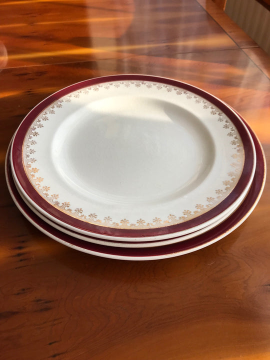 WASHINGTON POTTERY LUNCH PLATES burgundy and gold pattern 9.25" - 1960s