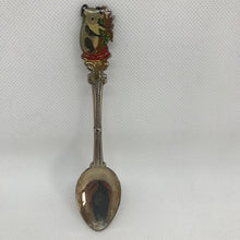 Load image into Gallery viewer, Silver plated collectable souvenir spoons - World