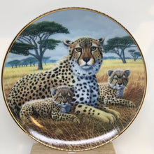 Load image into Gallery viewer, NWF CHEETAH AND CUBS Michael Matherly COLLECTORS PLATE Franklin Mint